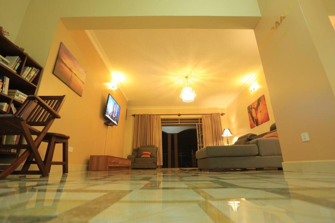 Precious Villas Lubowa エクステリア 写真